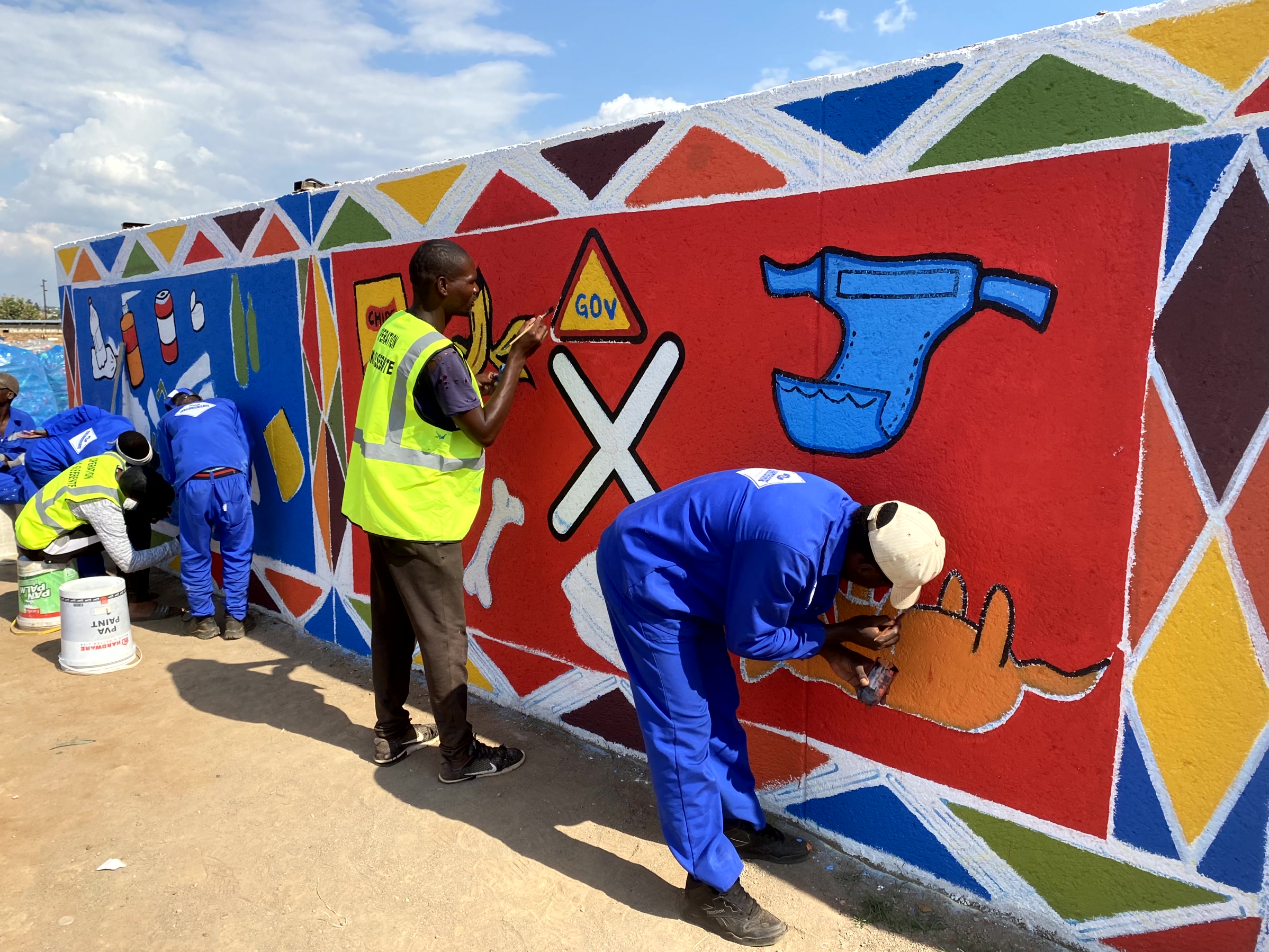 using-art-and-song-to-help-tackle-south-africa-s-plastic-waste-crisis